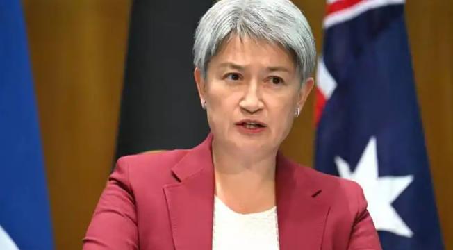 澳大利亚外长黄英贤发表声明，7月21日，针对中菲在仁爱礁发生冲突后，澳大利亚