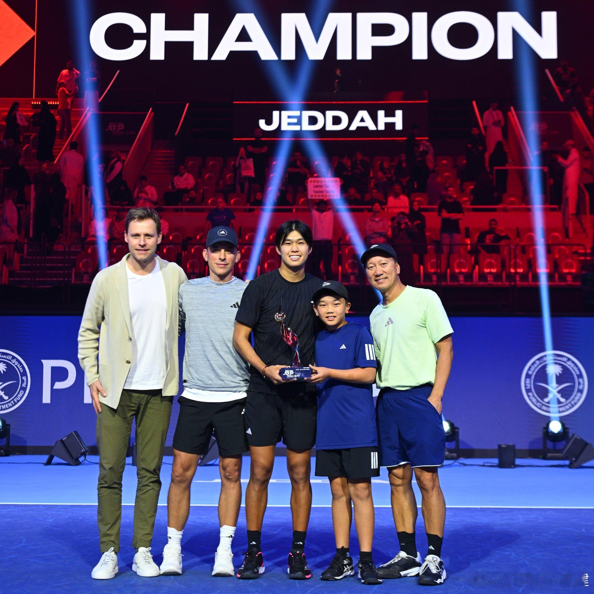 历届ATP新生代总决赛冠军：2017郑泫（击败卢布列夫）2018西西帕斯（击败德