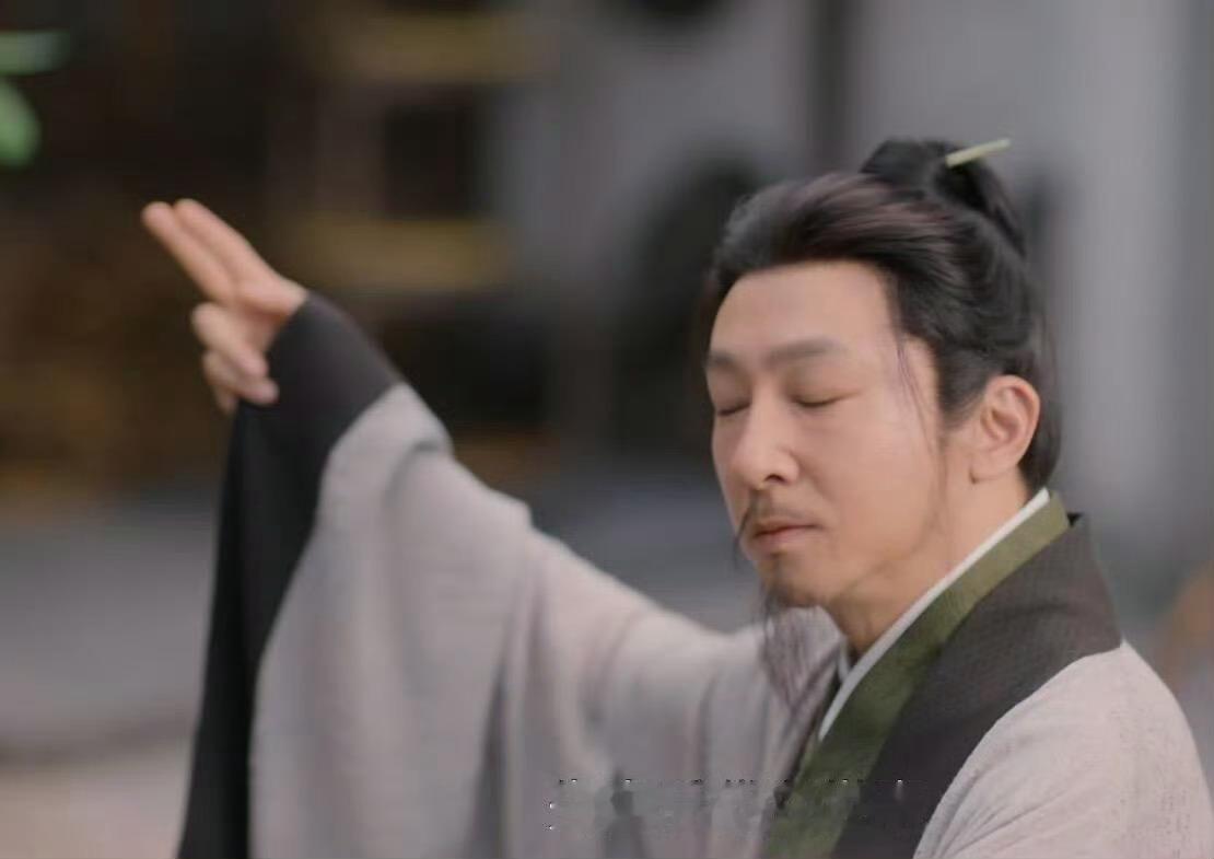 苏可兰香如故演许兰香师父苏可在《兰香如故》饰演许兰香的师父，戏骨实力尽显。气场沉
