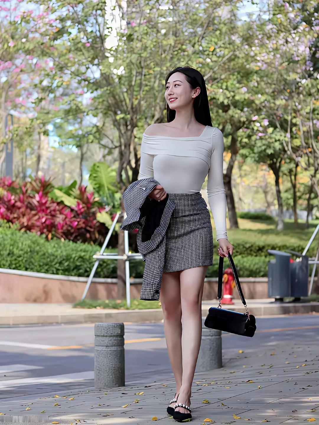 在播种与收获之间，学会与荒芜共处。生命的丰盛不在结果，而在耕耘时与土地对话。