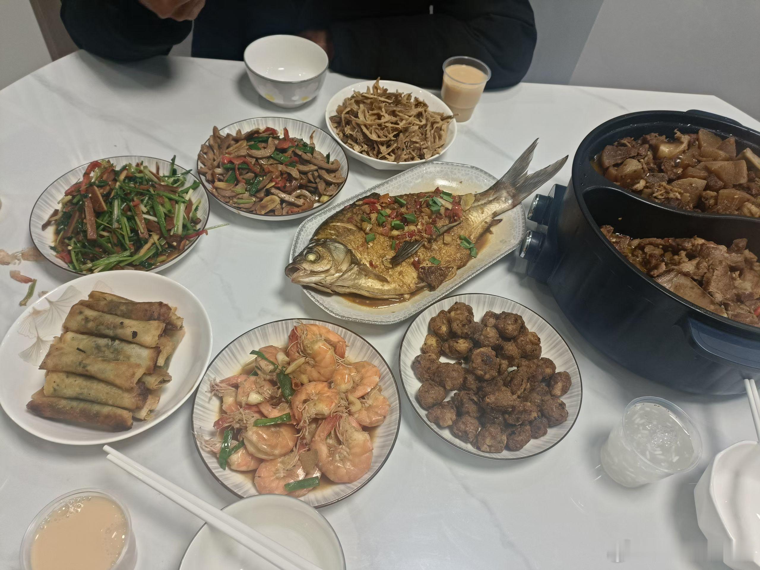 安徽年夜饭大赏开始啦除夕夜，大家都已经开启了晒年夜饭模式，小编也想看看你们家的年