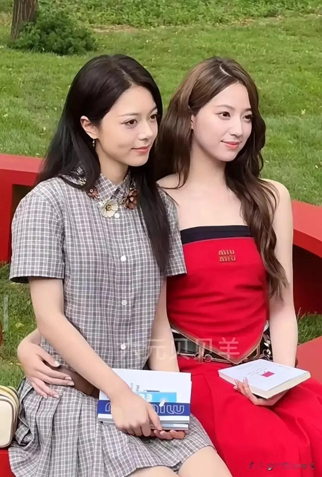 欧阳娣娣竟然比赵今麦更上镜哎，感觉她非常适合演戏，观众缘会非常好。演员上镜真是最