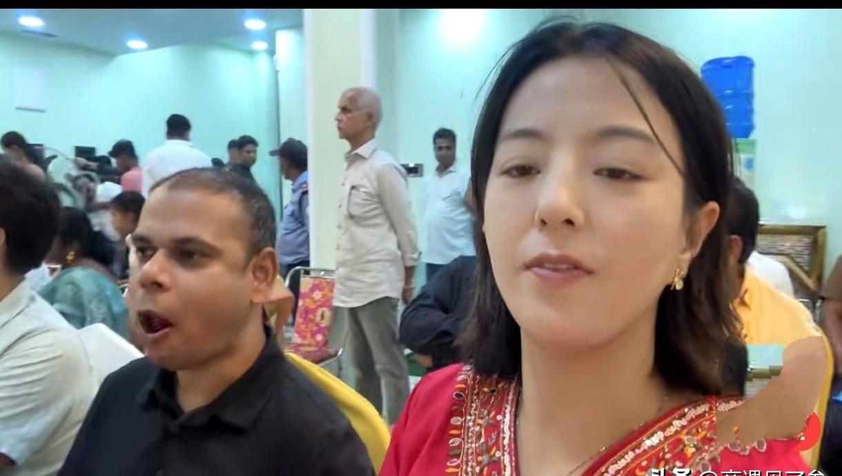 天天吹捧印度街头的漏风三蹦子能秒杀咱们国产大SUV，那个把远嫁印度夸上天的丹丹，