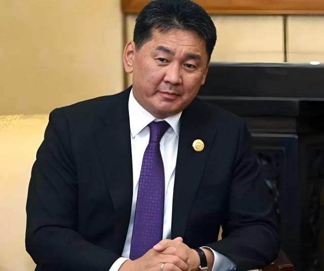 被两国包围的蒙古，为何不敢和日本做稀土大生意。很多人看不懂近期的东北亚外交变