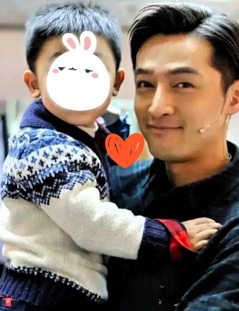 娱乐圈“保密局局长”胡歌终于官宣二胎喜讯！在近期访谈中，他首度公开承认妻子黄