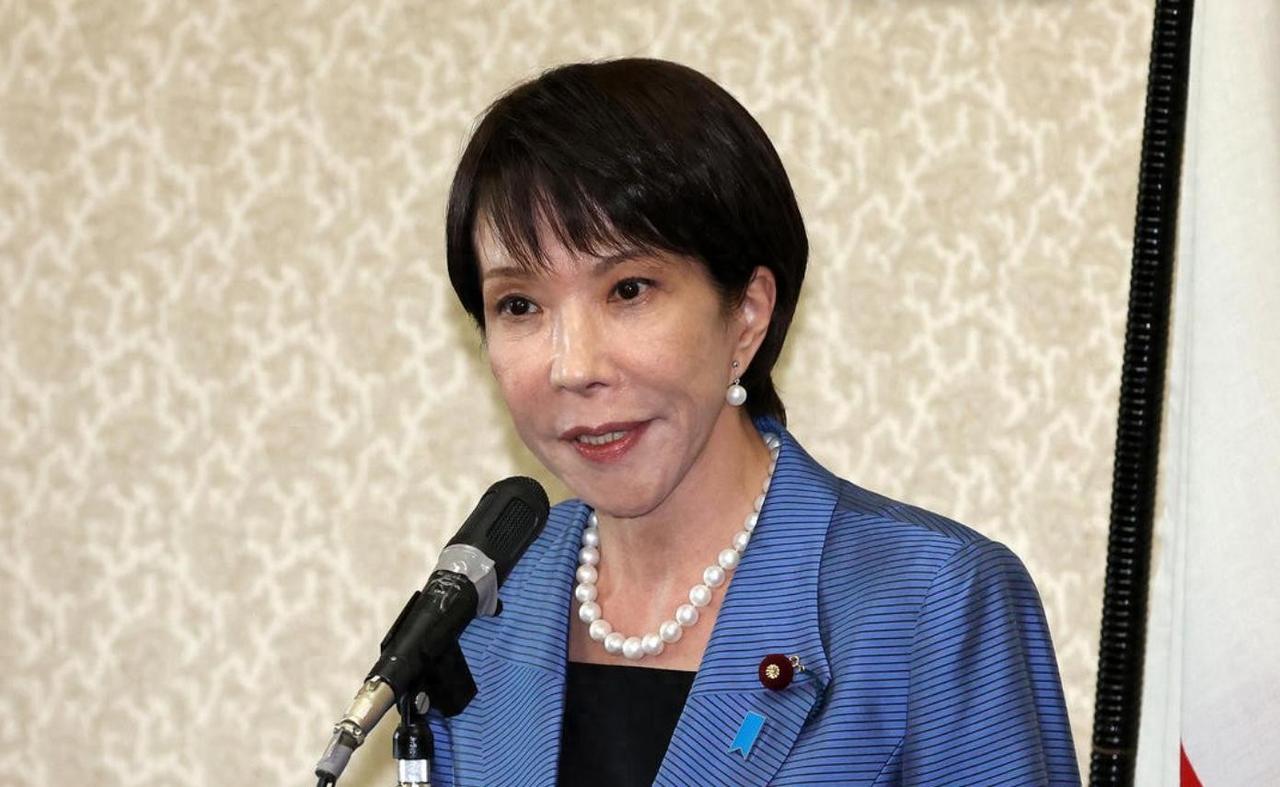 中日局势或许再生变数！今天早上刷到新闻，高市早苗在国会开完会后，扶着椅子试了