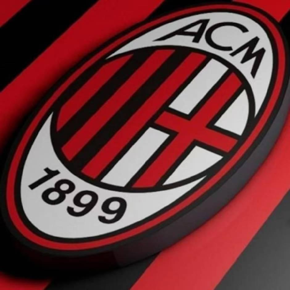 AC米兰老球迷最开心的时刻是什么？一定是米兰3～7夺欧冠的时刻。前面那两个时间