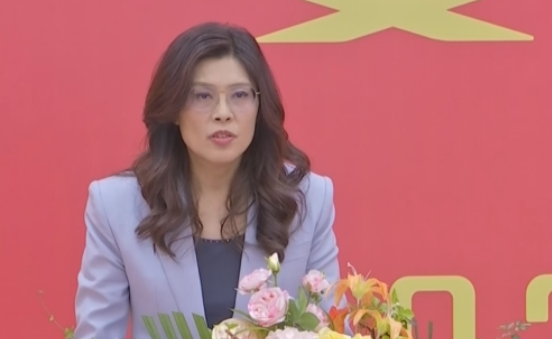 10月14日国民党中常会上，党主席郑丽文没按常规选战流程走，既没喊竞选口号，也没揪着民进党的政治把柄