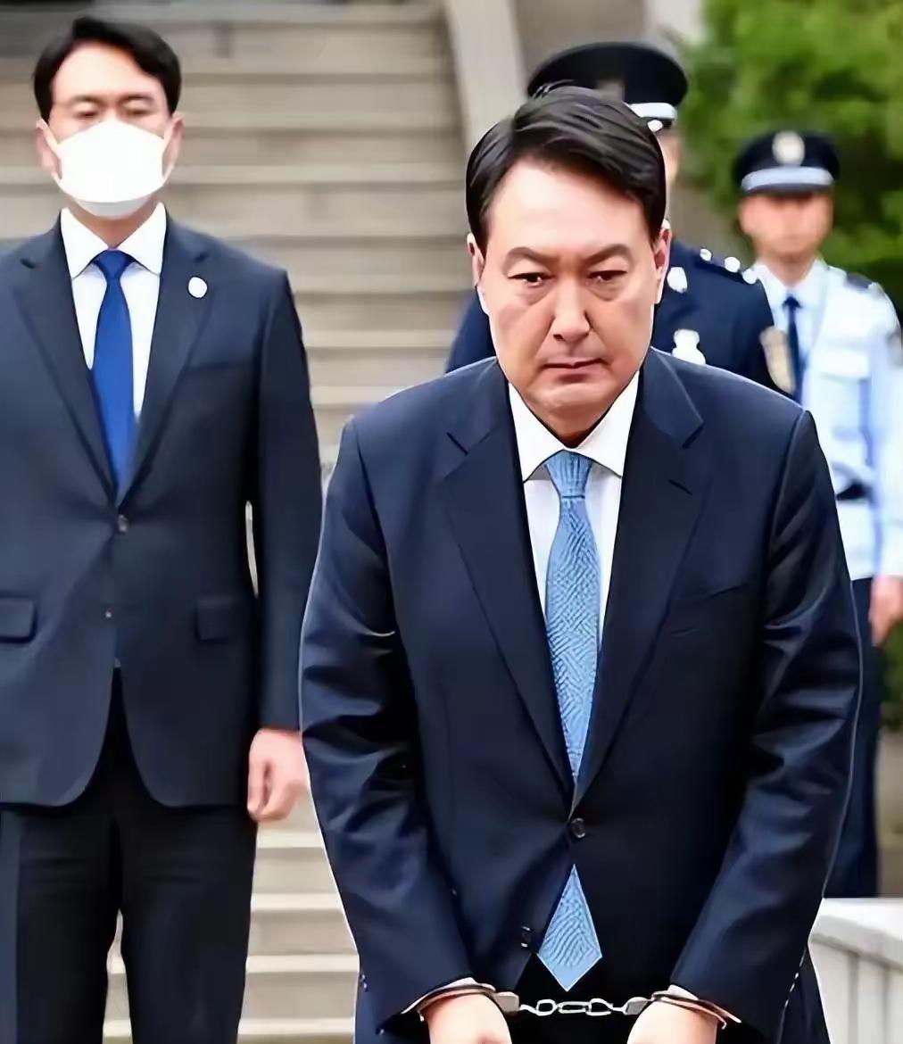 曾经疯狂得罪中国的韩国前总统尹锡悦，明天迎来终极审判！2月19日15:00，