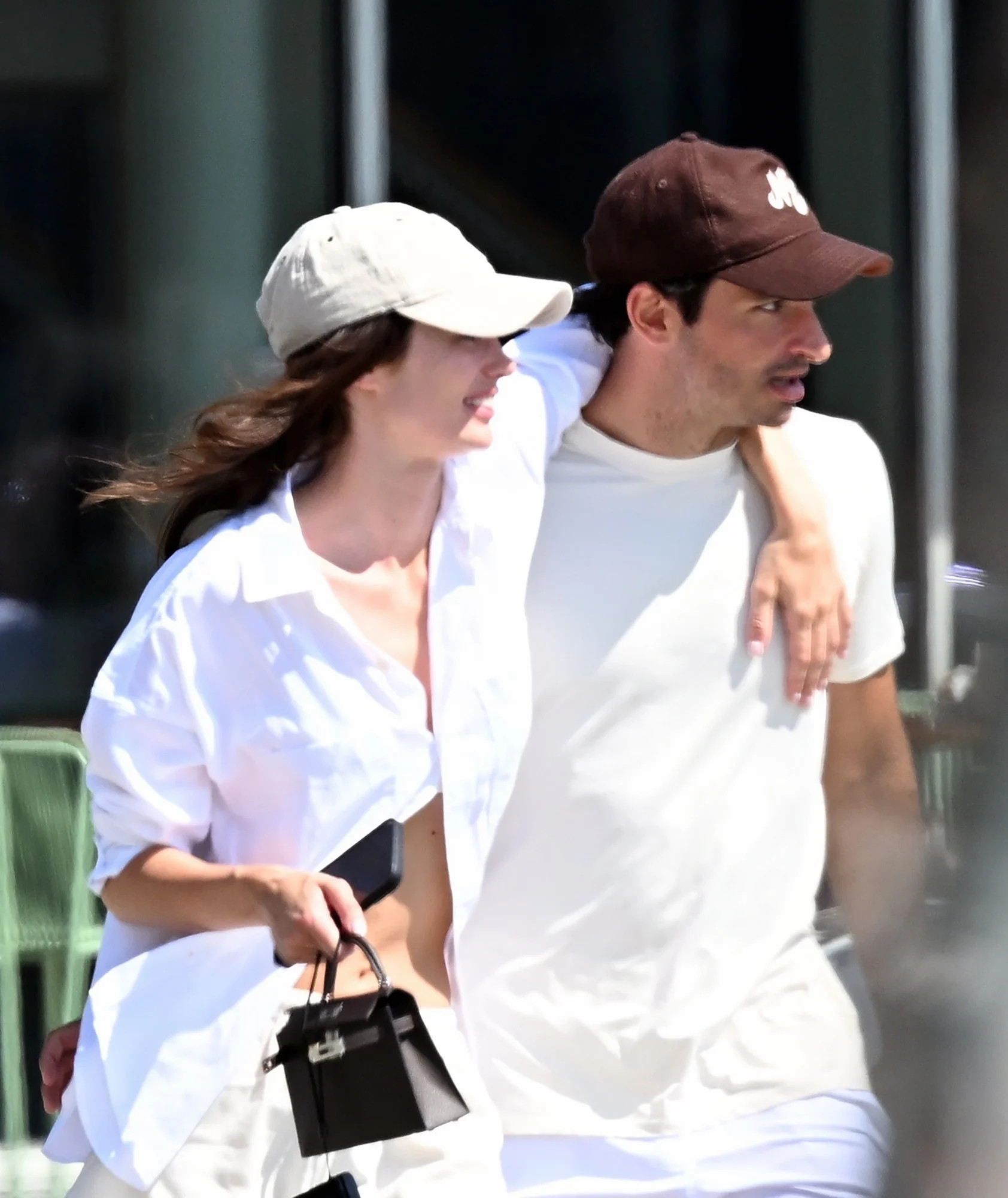 教科书式情侣装🤎🤍📸JustJared