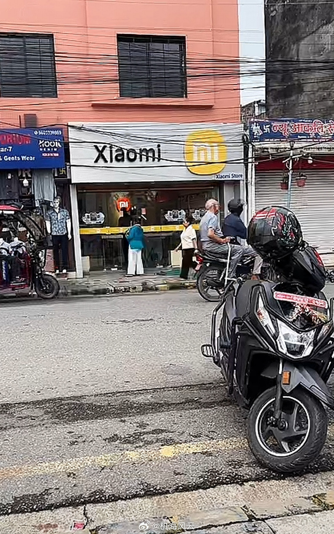 尼泊尔的小米店（主要卖红米）