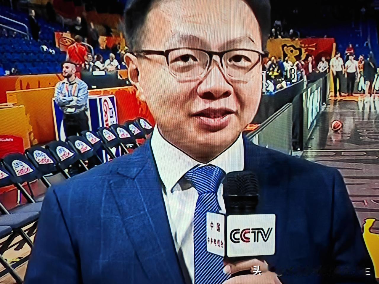 半夜看中国女篮与波多黎各女篮的世界杯1/4决赛，这场比赛的篮球评论员习睿闹了一个