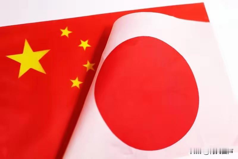 日本气炸了。当地时间7月13日，日本方面透露，日本海上保安厅多艘巡逻船只，上周为