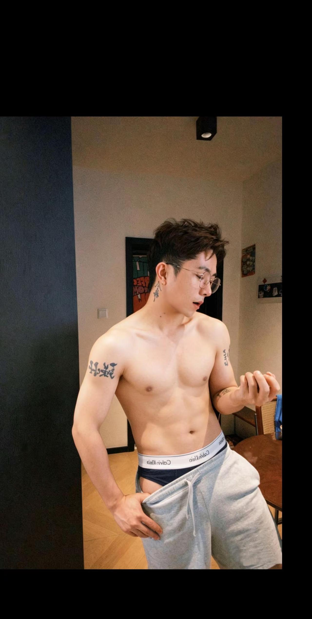 毫无训练痕迹夏天到了