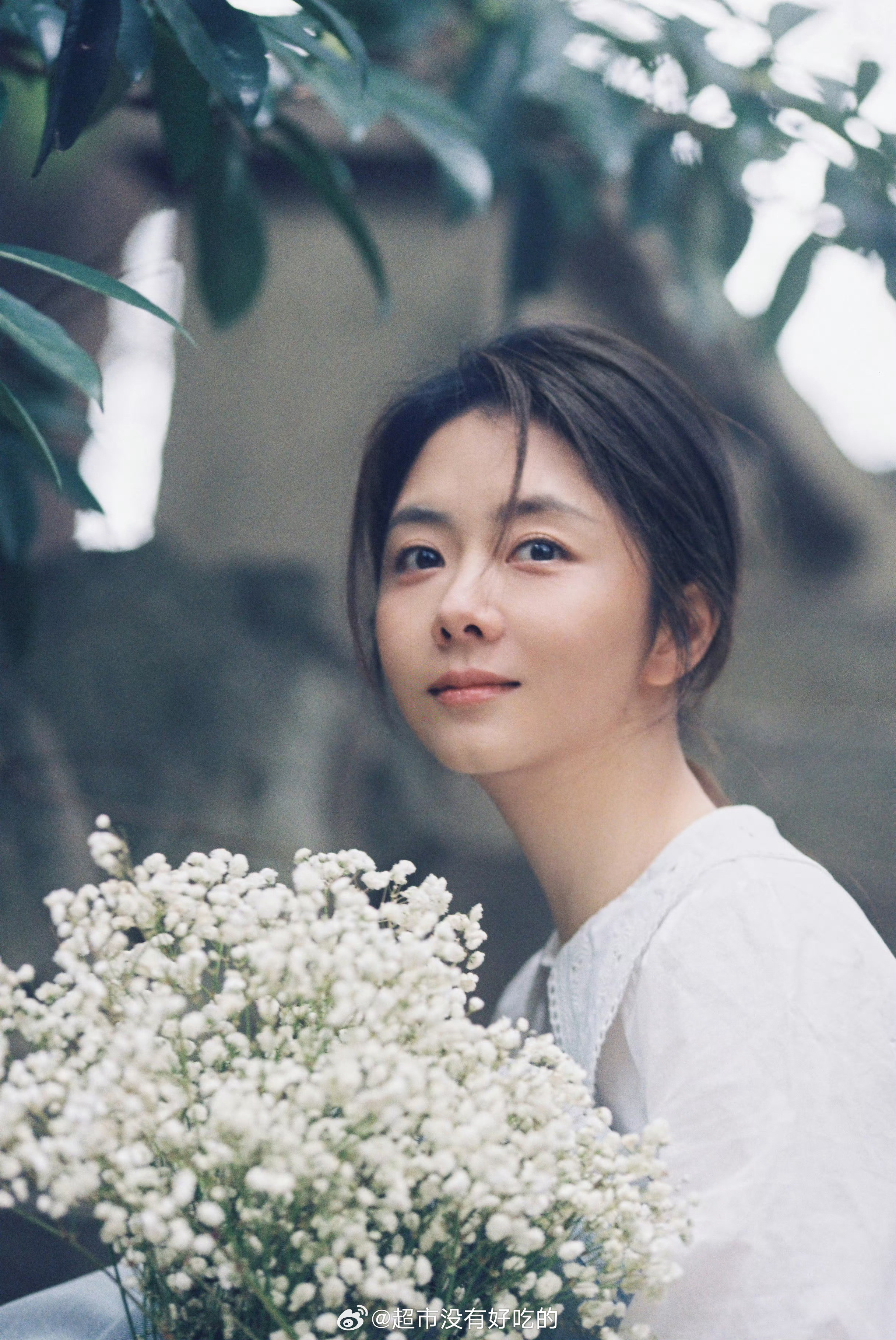 谭松韵略微出手白月光就回来了谭松韵《我的山与海》今晚开播，谭松韵这组剧宣大片完全