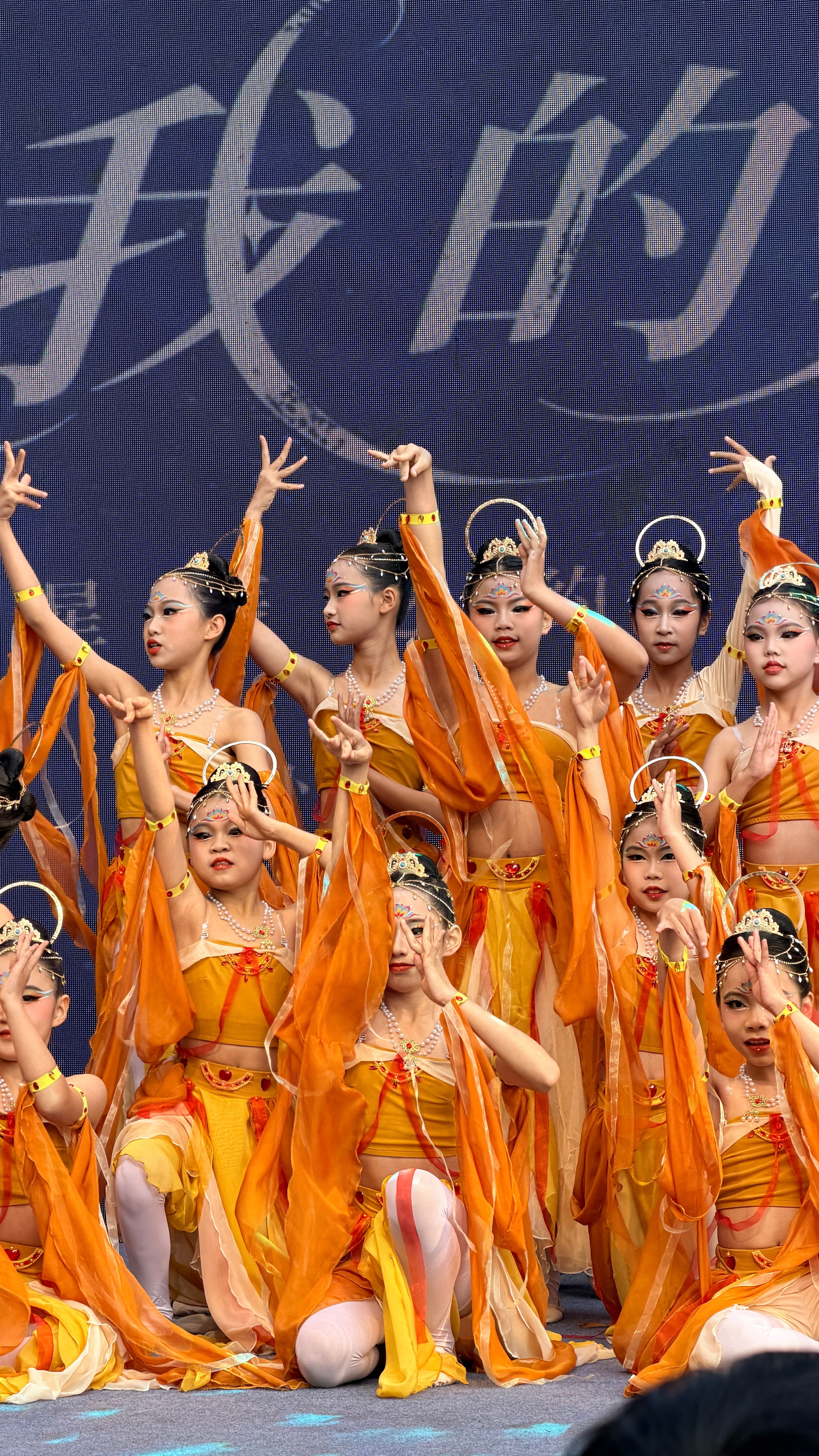 假期的热搜实在太无聊了！我带你们看看小美女来养养眼