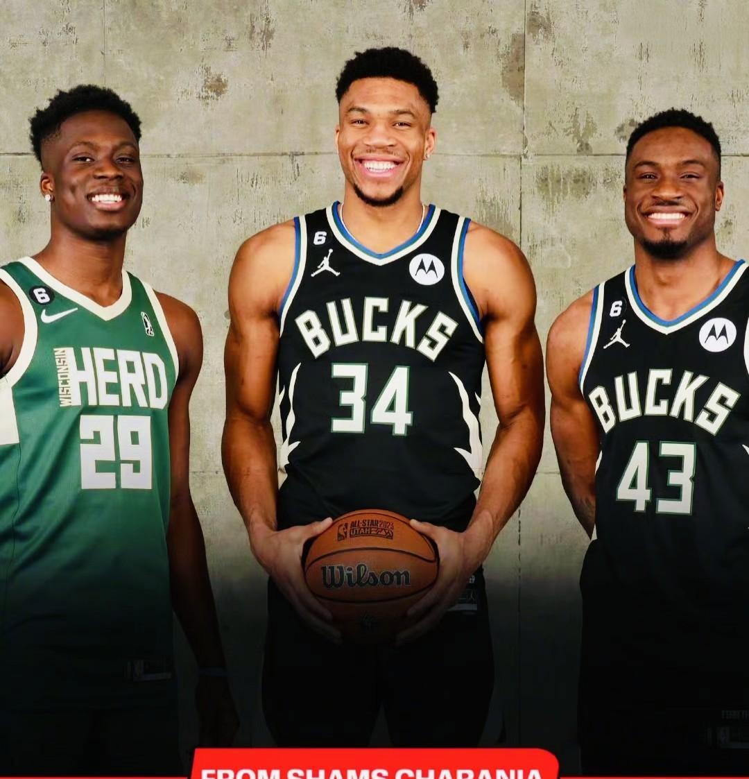 重磅！NBA历史上首次出现三兄弟效力于同一支球队的情况！据Shams报道，雄鹿