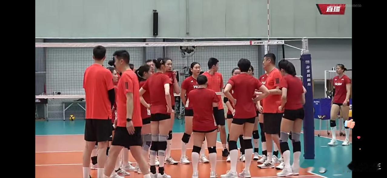 女排拼搏又是拼的什么?中国女排女排训练暖心花絮来袭✨杨昊指导公开队内可