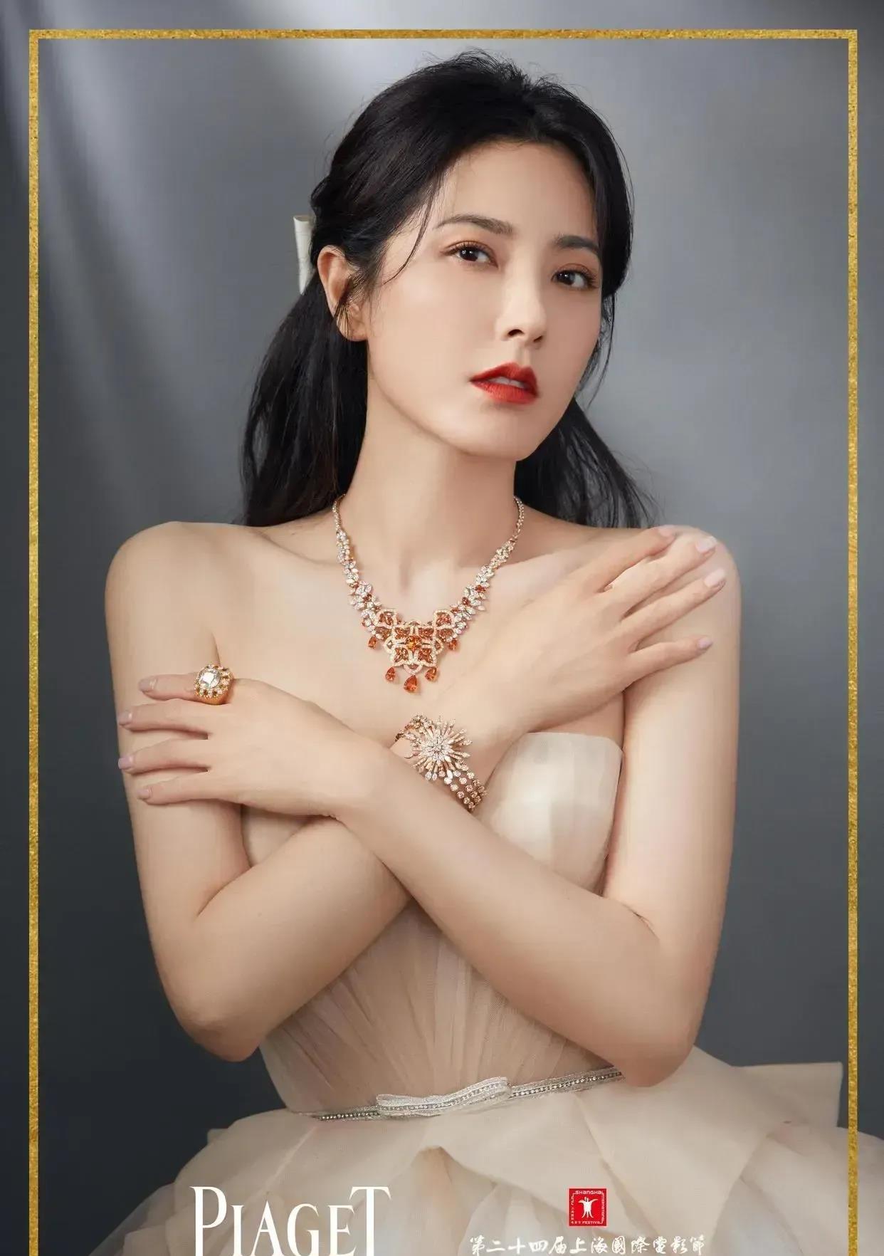 五十年不遇的大美女一枚！气质美女，美的自然，美的大方！中戏百年才出的校花，颜
