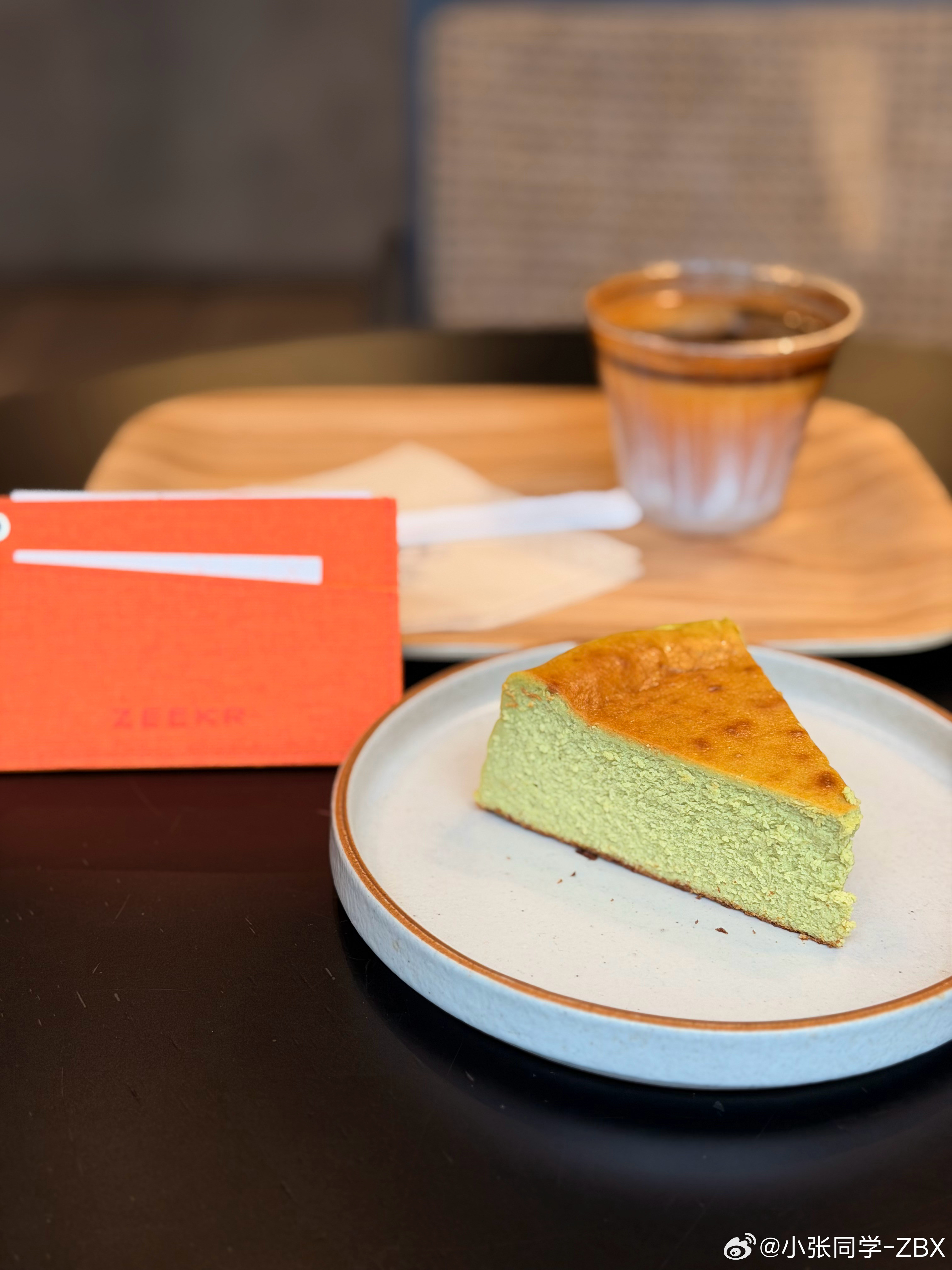 连吃带拿极氪秦皇岛·az街角咖啡店