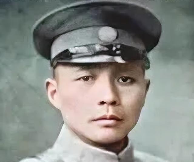 “总司令，请您看看这是什么！”1937年，西安事变后，蒋介石怀疑侍从室主任钱大钧