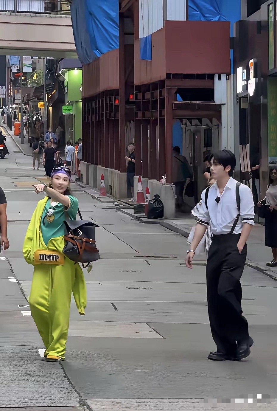 不得不说，突然就有点理解谢霆锋了！￼￼