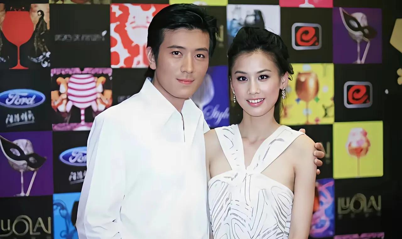 难怪黄圣依要离婚，看杨子昨天的表现就知道了！昨天，杨子竟然发出一张他和黄圣依年