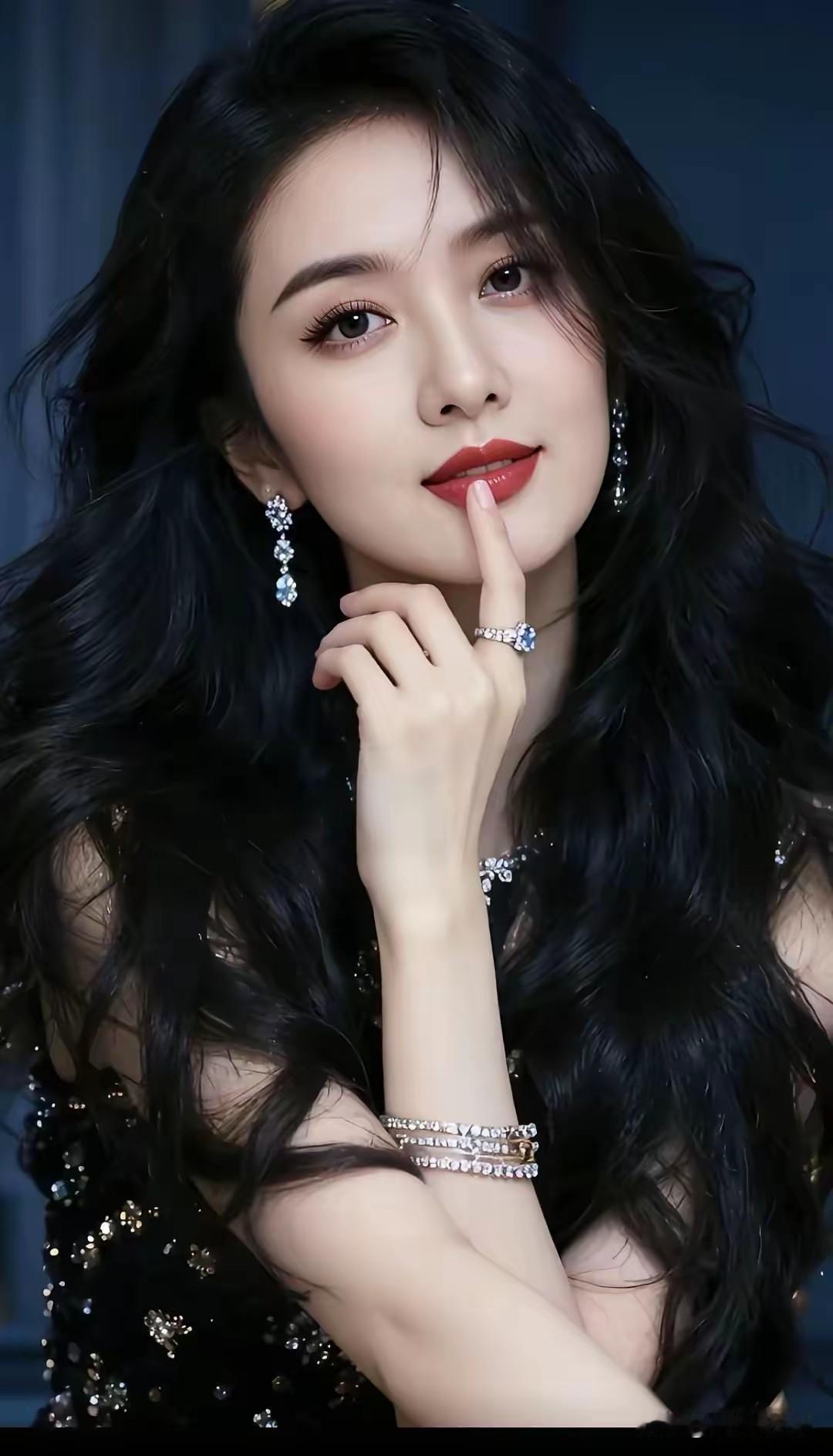 春恨秋悲皆自惹，花容月貌为谁妍。