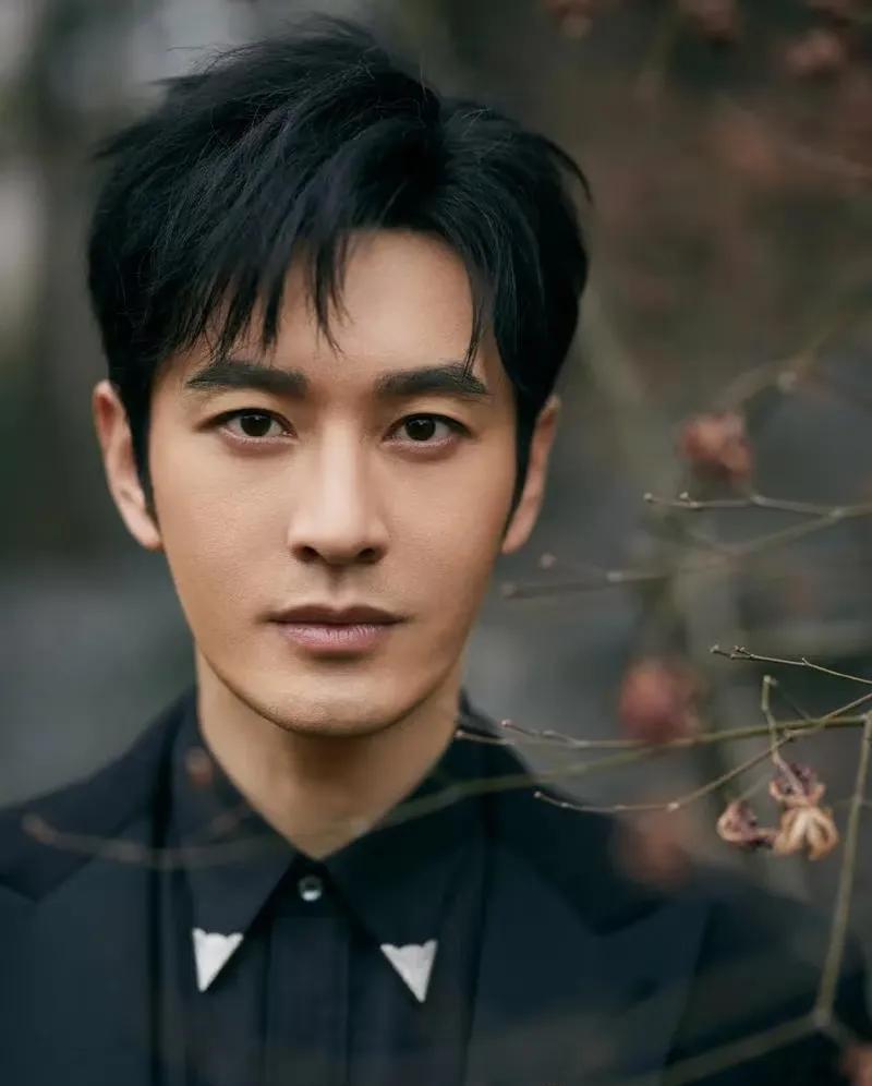 为什么黄晓明本科学历，却能够进博士复试？这事我专门去查了一下，不查不知道，一查