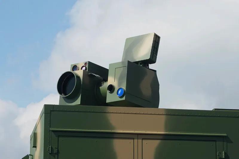 央视曝光歼-11“激光武器”性能如何央视曝光歼-11“激光武器”，这可太让