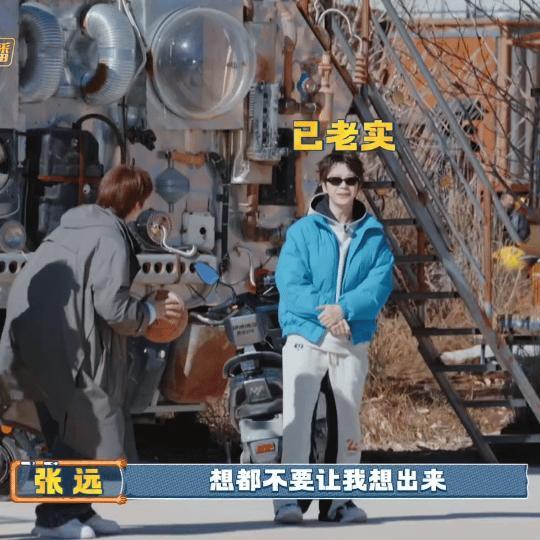 快乐老友记这一期关于春晚的讨论，他们对于春晚到底还有没有执念真假难辨，可以肯定的