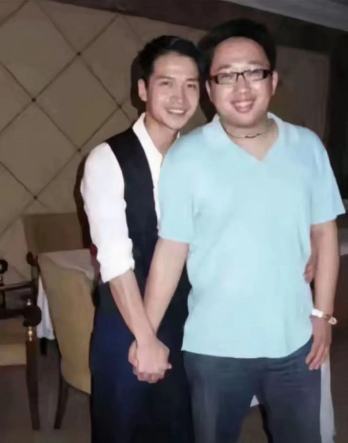 网友给于正旗下艺人贴的“标签”太绝了，一句“于正的白月光是何晟铭，朱砂痣是