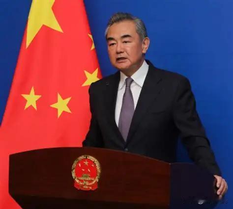 刚注意到王毅外长对日本首相的最新称呼变了，从直呼其名“高市早苗”改成了“日本现职