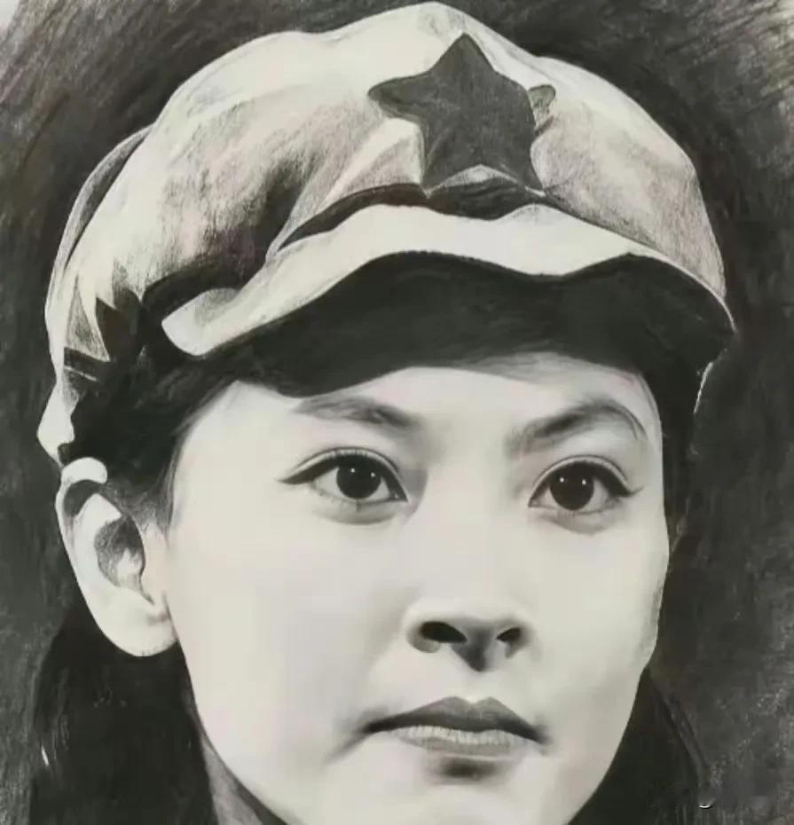 她是红军女连长，美得让人惊艳，硬气更让人敬佩。1936年，面对两百骑兵，她毫