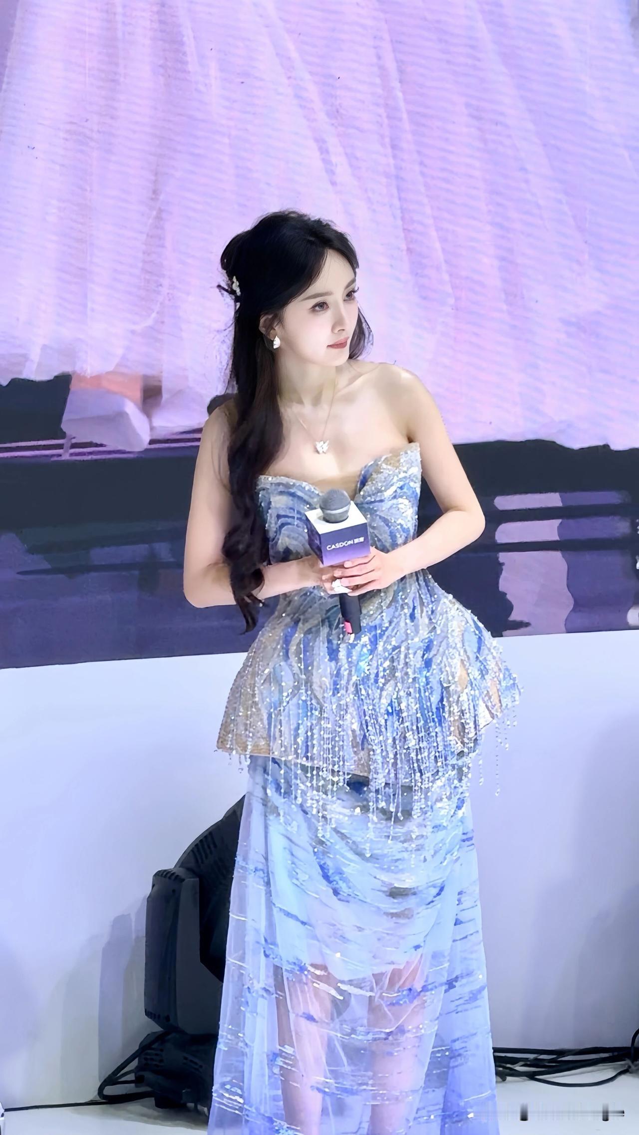 优雅女神的迷人瞬间，CASDONxSnowEagle联名款，尽显时尚魅力！