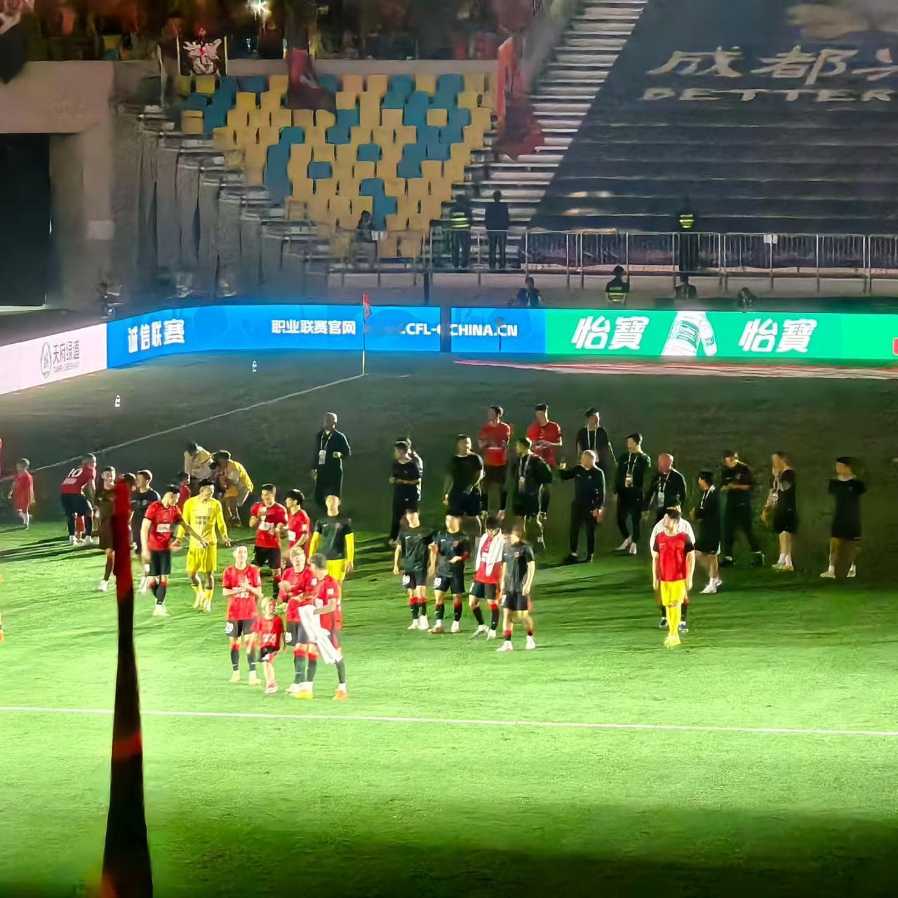成都能否打破海港14连胜记录？成都蓉城在3比0赢下河南之后，已经豪取中超8连胜