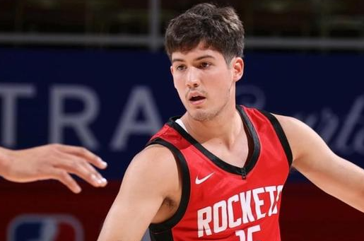 当初你火怎么想的？放着198的卡斯尔不选，要了个矮了10公分的谢泼德？身高臂