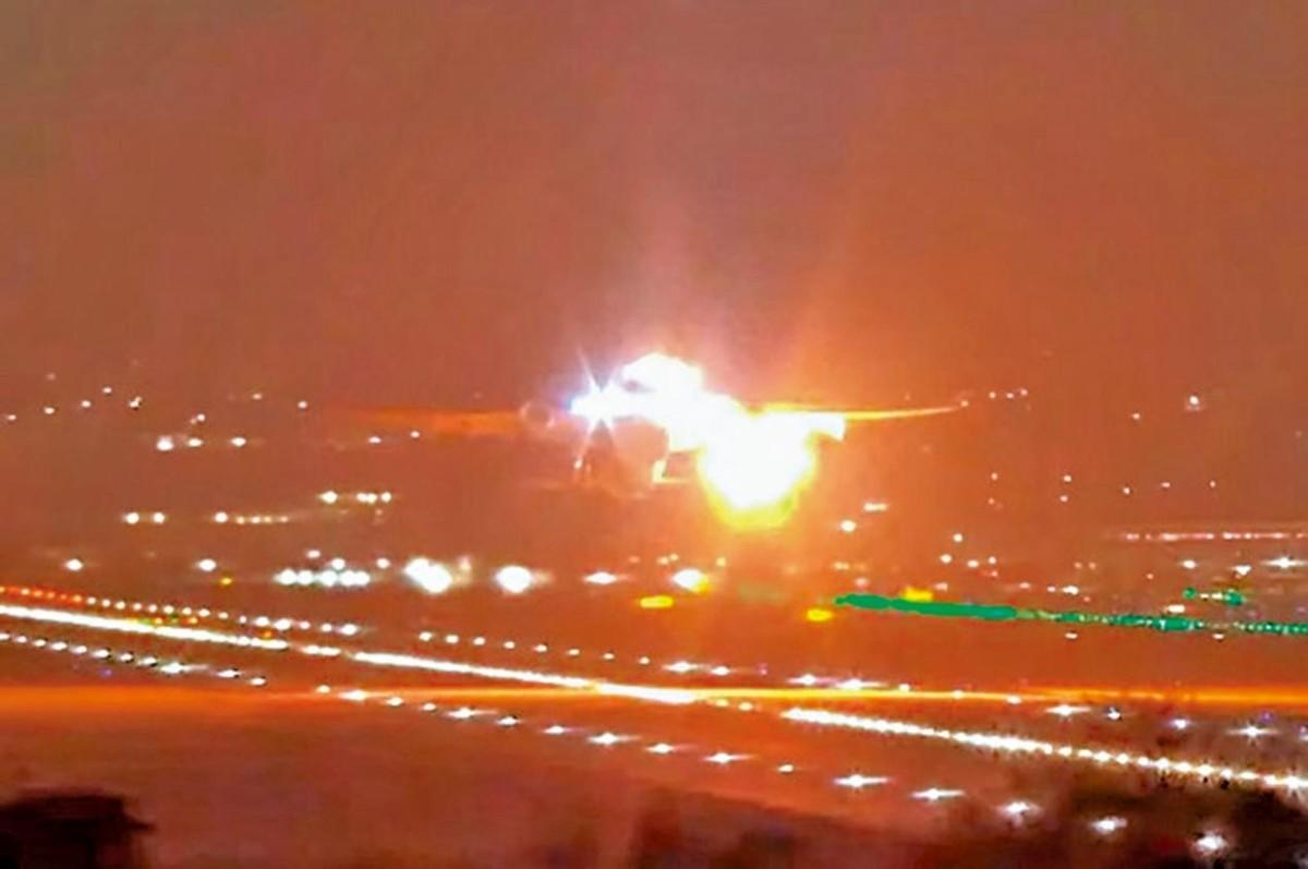 当地时间3月29日夜晚，巴西圣保罗瓜鲁柳斯国际机场，达美航空一架空客A330客机