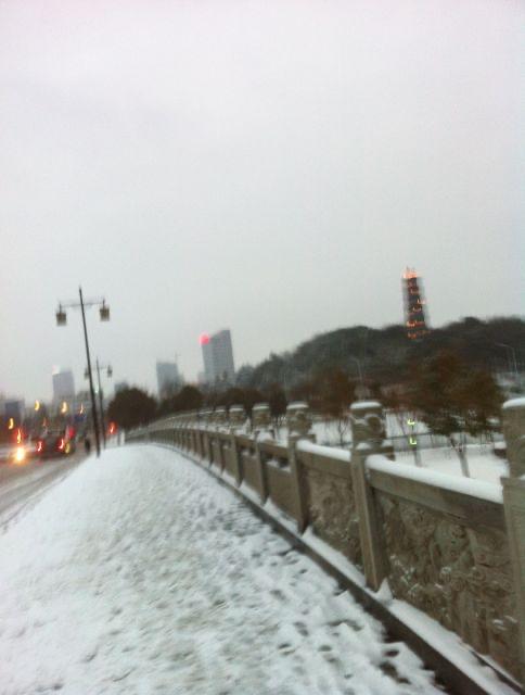 【琅河财经】一位资深的电商朋友建议大家，平时在各大平台，尽量不要搜劳斯莱斯、卡地