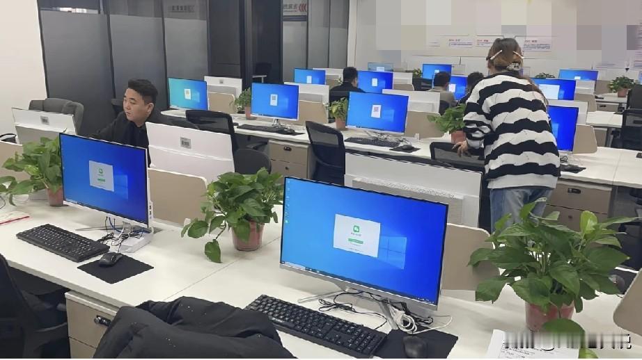 前前后后跟进了将近一个月的女候选人，offer可能要废[捂脸哭]因为我收到了她的一