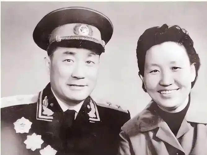 周恩来亲迎此人骨灰，刘伯承伤心倒地，毛主席：刚想调他进中央啊。1972年，周总理