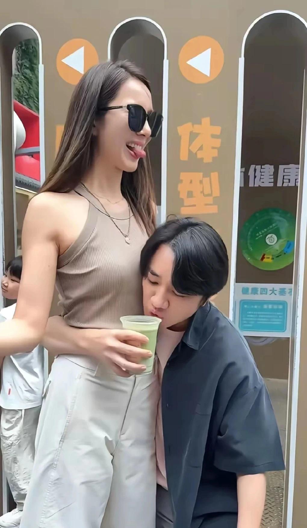 王祖蓝李亚男夫妇，娱乐圈最萌身高差的一对