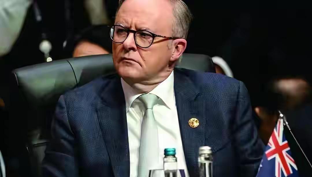 对华翻脸？澳方通告全球，中国港口非卖不可，中方五个字警告关于“对华翻脸？澳方通