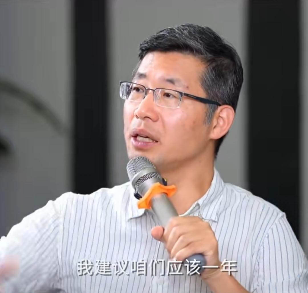 清华博导提议每年引进10万外国人，还鼓励跨国婚姻生混血儿来提高人口增长！最