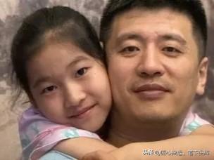 张雪峰对女儿的爱，到底有多深，就从女儿出生后，给女儿起名字开始:女儿名字叫张姩菡