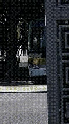 北京这雨刚停，天儿一放晴，莎莎就准时去训练了，雷打不动的样儿。美团跟她签了约，