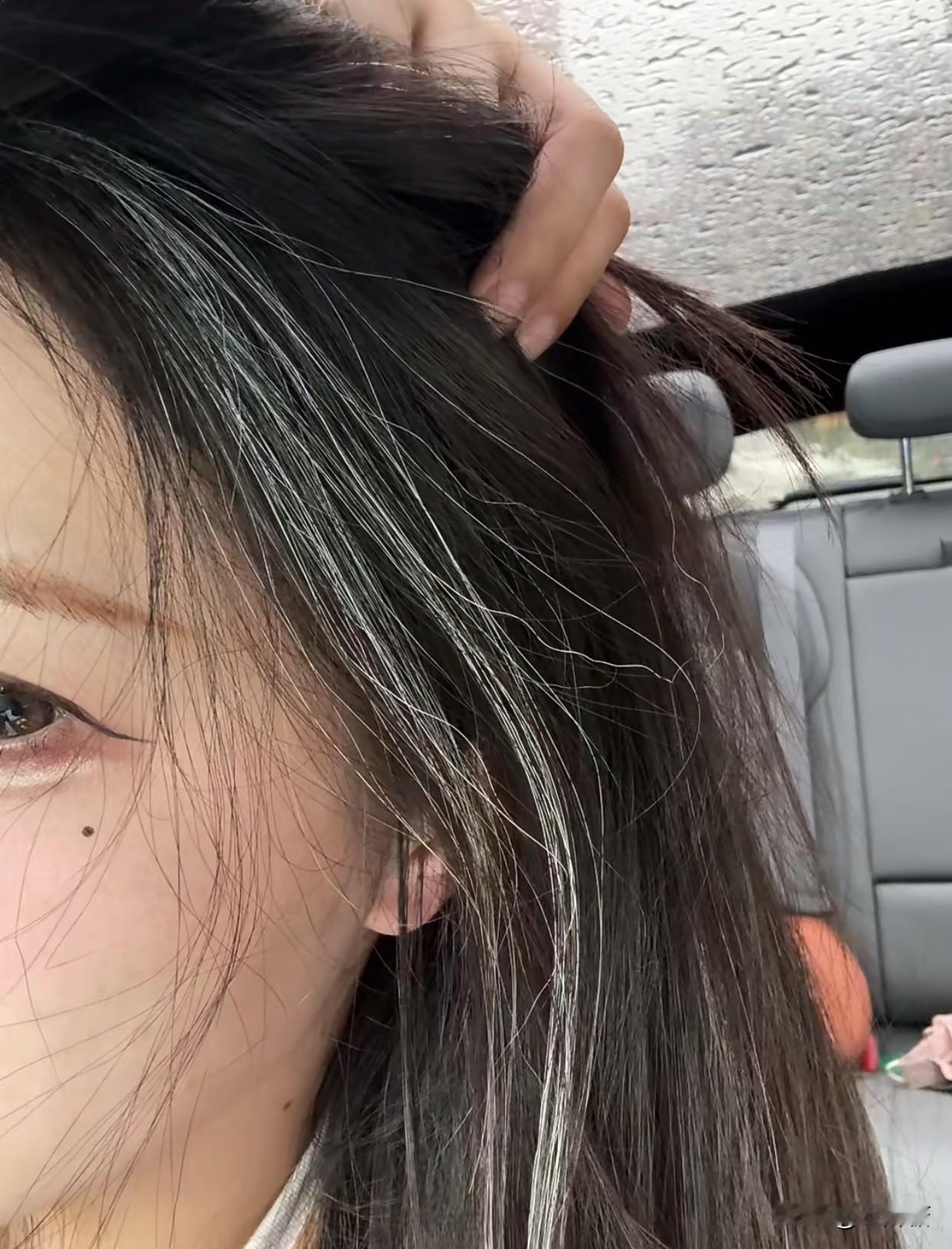 一85年的同事已经有一儿一女了，她婆家做生意的，后面家婆叫她再生一个儿子，说