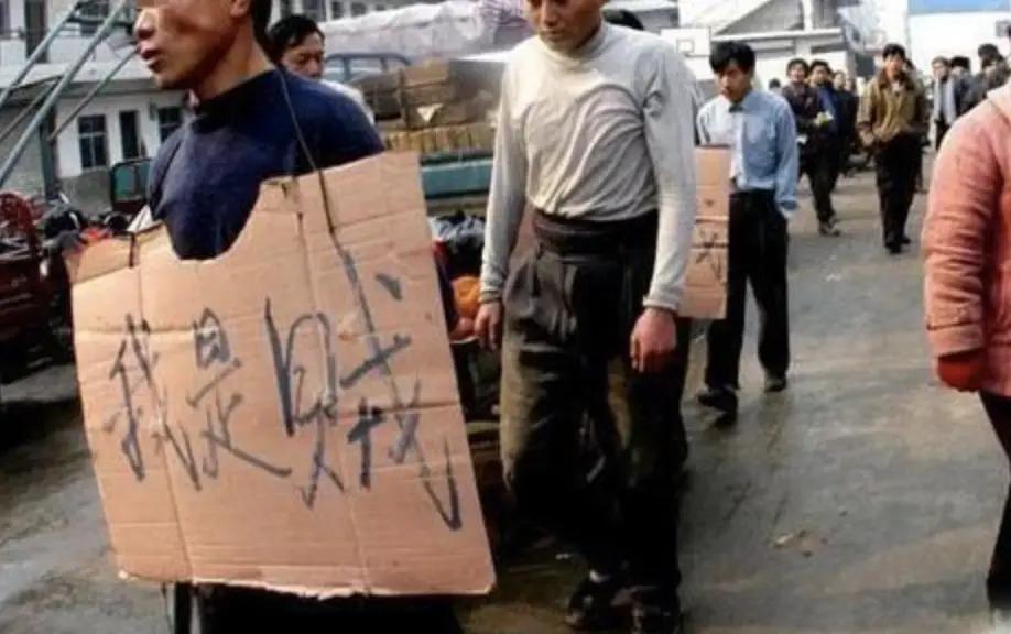 中国小偷为什么断崖式地下降？原来租房的时候晚上遭遇过小偷，把我吵醒了，小偷直