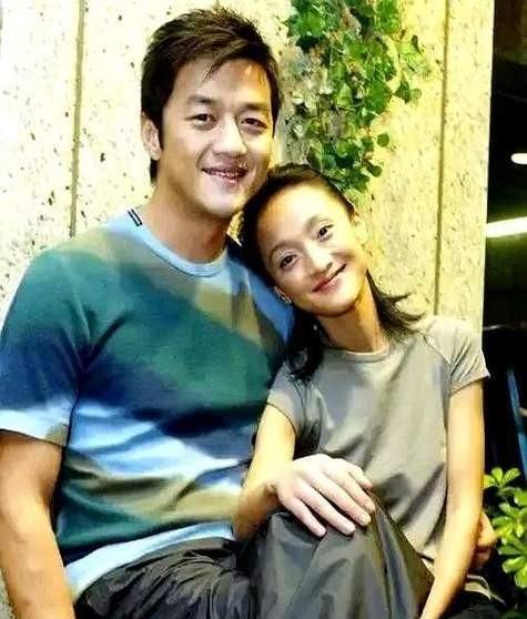 李亚鹏刚还完6000万，法院的传票就又到了。这速度，比他换女朋友还快。一边是