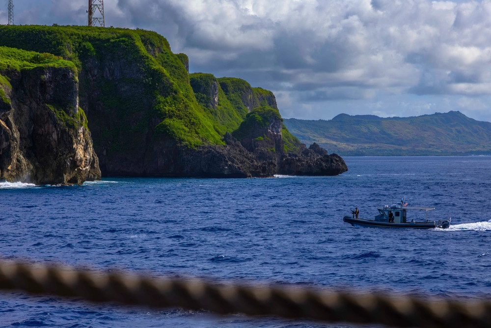 林肯号抵达关岛——12月11号，美国国防部下属网站发布消息称，林肯号航母(CVN